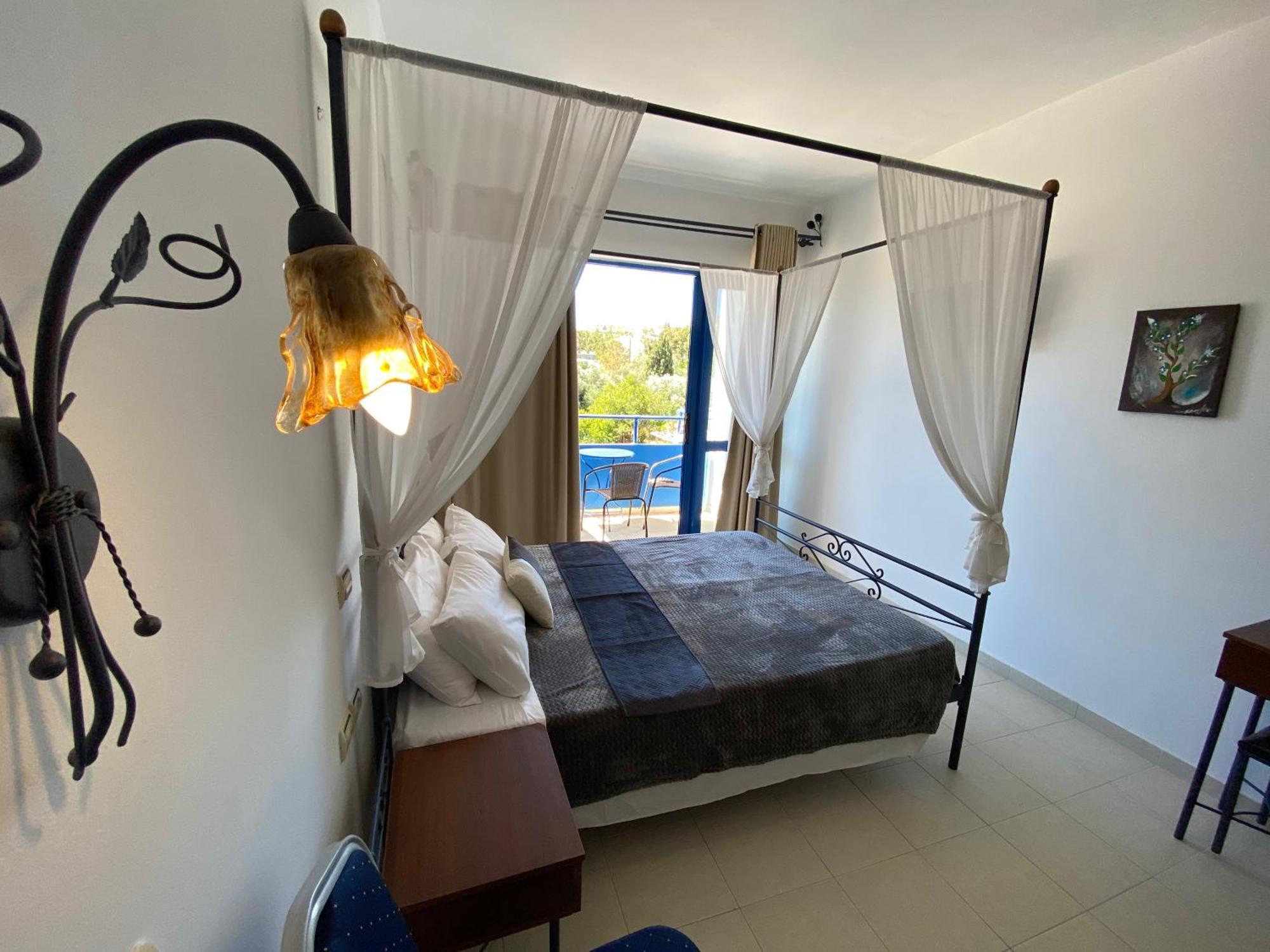 Anastasia Studios, Apartments & Suites アルハンゲロス エクステリア 写真